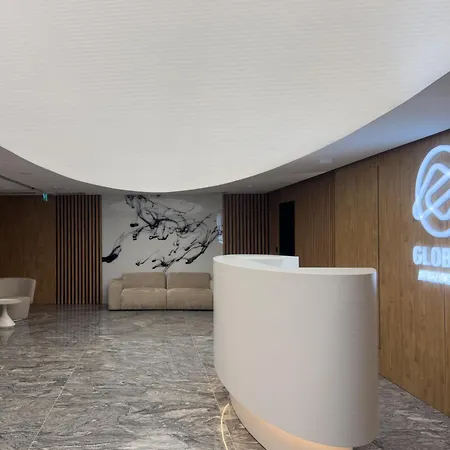 Urban Global Skyline, 25th Floor No 05, Free Garage, Self Check-in, No Deposit Apartment *