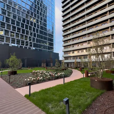 Urban Global Skyline, 25th Floor No 05, Free Garage, Self Check-in, No Deposit Katowice