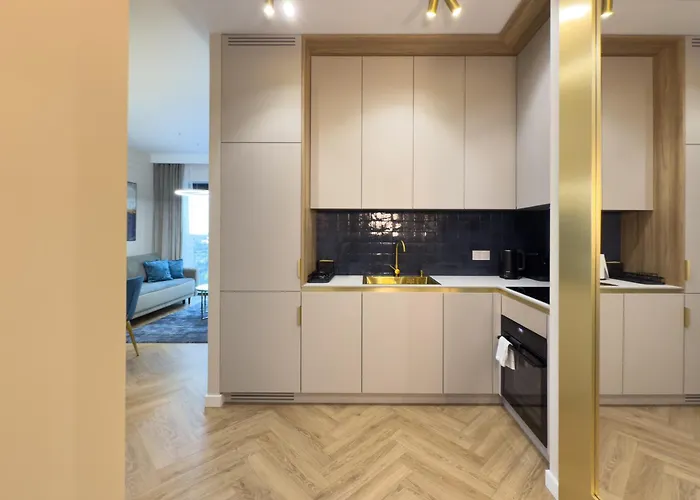 Urban Global Skyline, 25th Floor No 05, Free Garage, Self Check-in, No Deposit Katowice